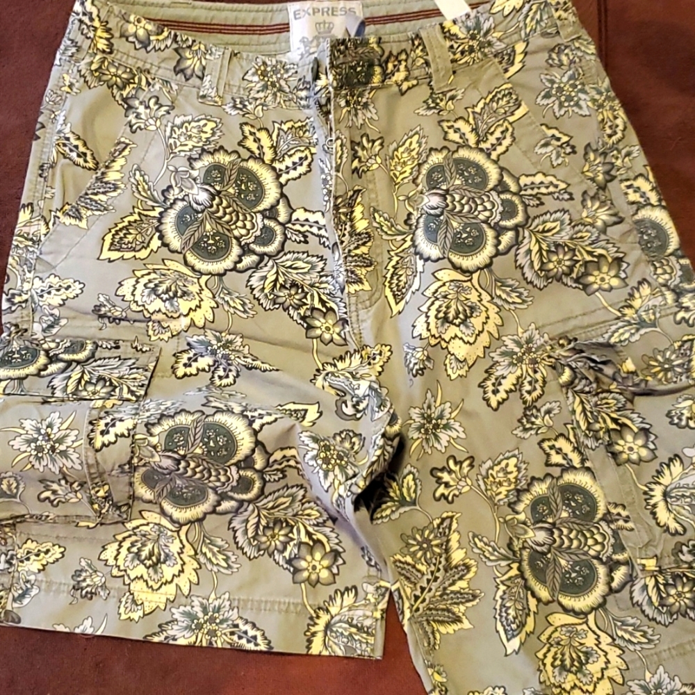 Express Men's Floral Cargo Shorts